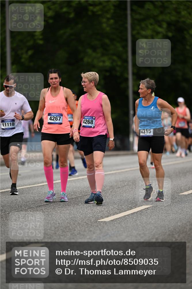 29.06.2025 - hella hamburg halbmarathon Dr. Thomas Lammeyer http://msf.ph/oto/8509035 29.06.2025 10:30:50 Kennedybrücke 1300, 1479, 1973, 2306, 2775, 3617, 4267, 4268, 4315, 4358, 4844, 5494, 6159, 6637, 6905, 8281, 8306, 8674, 8942, 9811, 10104, 10465, 11110, 11139 meine-sportfotos.de
