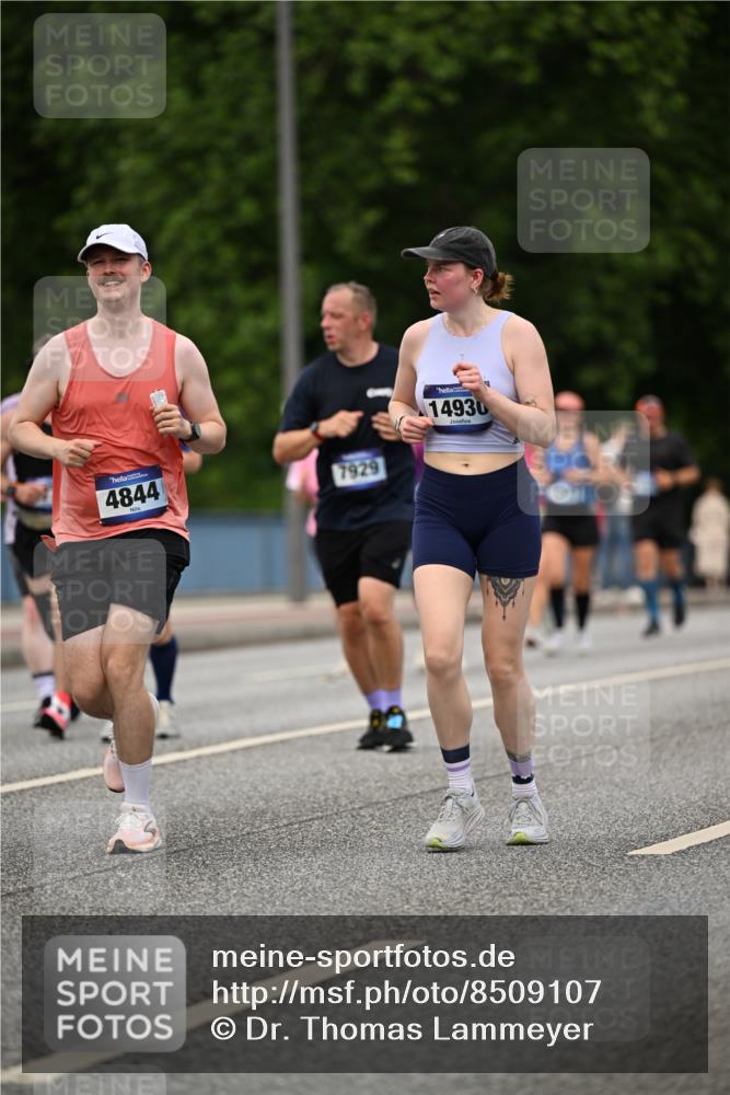 29.06.2025 - hella hamburg halbmarathon Dr. Thomas Lammeyer http://msf.ph/oto/8509107 29.06.2025 10:31:03 Kennedybrücke 1300, 1481, 2306, 2775, 4267, 4268, 4315, 4844, 5494, 6159, 6625, 6905, 7929, 8281, 8306, 8674, 8942, 9811, 10077, 10104, 11110, 11256 meine-sportfotos.de