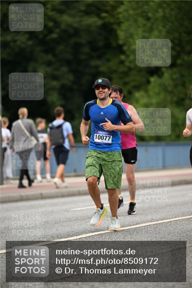 29.06.2025 - hella hamburg halbmarathon Dr. Thomas Lammeyer http://msf.ph/oto/8509172 29.06.2025 10:31:16 Kennedybrücke 1481, 2045, 2306, 2775, 3389, 4844, 6214, 6625, 6905, 7929, 9688, 10077, 10158, 11256 meine-sportfotos.de
