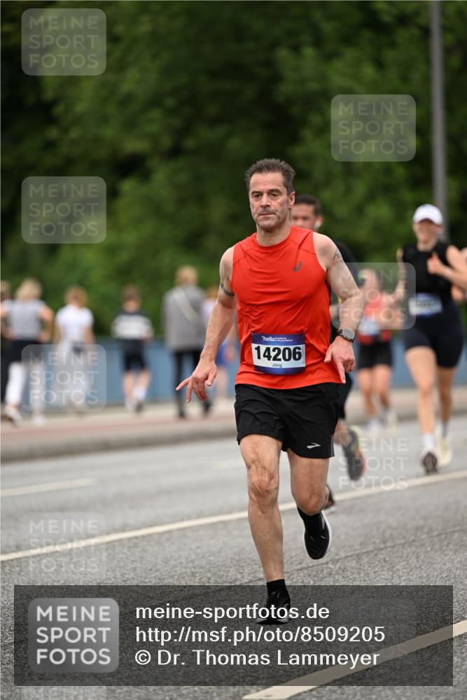 29.06.2025 - hella hamburg halbmarathon Dr. Thomas Lammeyer http://msf.ph/oto/8509205 29.06.2025 10:31:24 Kennedybrücke 1481, 2045, 3389, 4507, 4509, 5177, 6214, 6625, 7314, 9688, 10077, 10158, 10205 meine-sportfotos.de