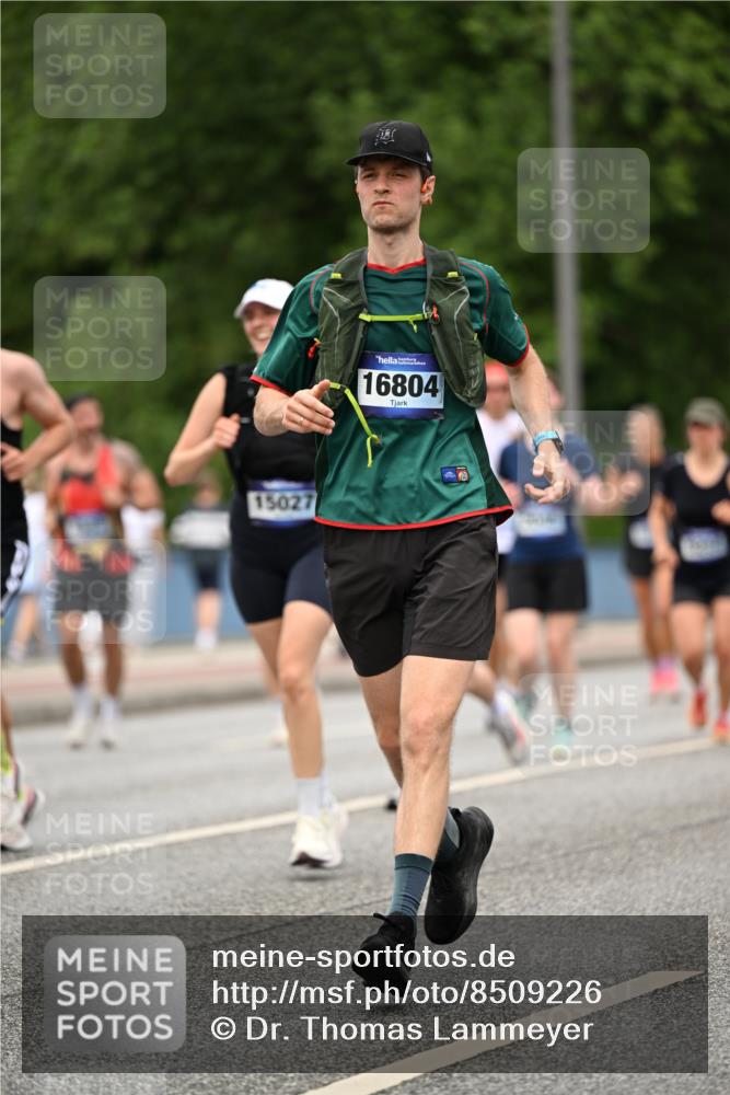 29.06.2025 - hella hamburg halbmarathon Dr. Thomas Lammeyer http://msf.ph/oto/8509226 29.06.2025 10:31:27 Kennedybrücke 1481, 2045, 2643, 3389, 4507, 4509, 5177, 5495, 6214, 7314, 7978, 8085, 9688, 10077, 10158, 10205 meine-sportfotos.de
