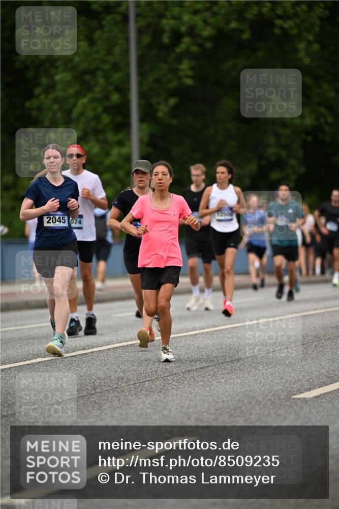 29.06.2025 - hella hamburg halbmarathon Dr. Thomas Lammeyer http://msf.ph/oto/8509235 29.06.2025 10:31:28 Kennedybrücke 1481, 2045, 2643, 3389, 4507, 4509, 5177, 5495, 6214, 7314, 7978, 8085, 9688, 10077, 10158, 10205 meine-sportfotos.de