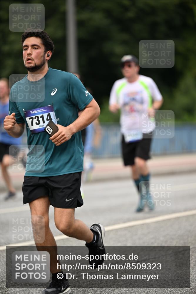 29.06.2025 - hella hamburg halbmarathon Dr. Thomas Lammeyer http://msf.ph/oto/8509323 29.06.2025 10:31:39 Kennedybrücke 2045, 2080, 2643, 3389, 4507, 4509, 5177, 5369, 5495, 5825, 6214, 7314, 7944, 7978, 8085, 8215, 9567, 10205 meine-sportfotos.de