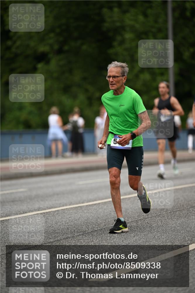 29.06.2025 - hella hamburg halbmarathon Dr. Thomas Lammeyer http://msf.ph/oto/8509338 29.06.2025 10:31:41 Kennedybrücke 2045, 2080, 2643, 3389, 4507, 4509, 5177, 5369, 5495, 5825, 6214, 7314, 7944, 7978, 8085, 8215, 9567, 10205 meine-sportfotos.de