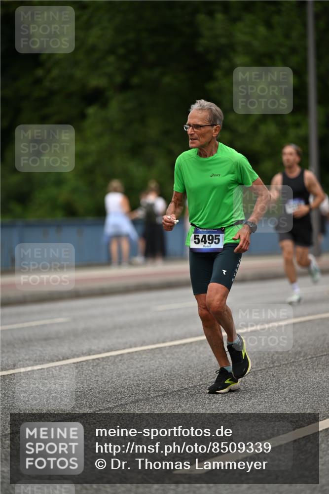 29.06.2025 - hella hamburg halbmarathon Dr. Thomas Lammeyer http://msf.ph/oto/8509339 29.06.2025 10:31:41 Kennedybrücke 2045, 2080, 2643, 3389, 4507, 4509, 5177, 5369, 5495, 5825, 6214, 7314, 7944, 7978, 8085, 8215, 9567, 10205 meine-sportfotos.de
