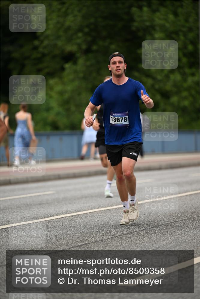 29.06.2025 - hella hamburg halbmarathon Dr. Thomas Lammeyer http://msf.ph/oto/8509358 29.06.2025 10:31:43 Kennedybrücke 1793, 2045, 2080, 2643, 4507, 4509, 5177, 5369, 5495, 5825, 6214, 7234, 7314, 7944, 7978, 8085, 8215, 9567, 10205 meine-sportfotos.de