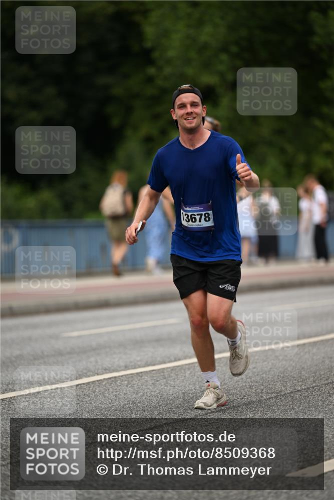 29.06.2025 - hella hamburg halbmarathon Dr. Thomas Lammeyer http://msf.ph/oto/8509368 29.06.2025 10:31:44 Kennedybrücke 1793, 2045, 2080, 2643, 4507, 4509, 5177, 5369, 5495, 5825, 6214, 7234, 7314, 7944, 7978, 8085, 8215, 9567, 10205 meine-sportfotos.de