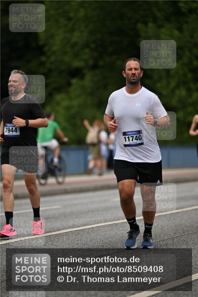 29.06.2025 - hella hamburg halbmarathon Dr. Thomas Lammeyer http://msf.ph/oto/8509408 29.06.2025 10:31:47 Kennedybrücke 1148, 1793, 2080, 2643, 4372, 4507, 4509, 5177, 5369, 5495, 5825, 7234, 7314, 7944, 7978, 8085, 8215, 8327, 9567, 10205 meine-sportfotos.de