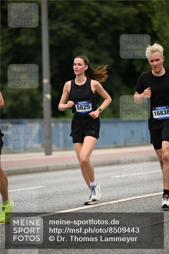 29.06.2025 - hella hamburg halbmarathon Dr. Thomas Lammeyer http://msf.ph/oto/8509443 29.06.2025 10:31:52 Kennedybrücke 1148, 1530, 1793, 2080, 2643, 4372, 5369, 5495, 5825, 5903, 7234, 7314, 7944, 7978, 8085, 8215, 8327, 9567 meine-sportfotos.de