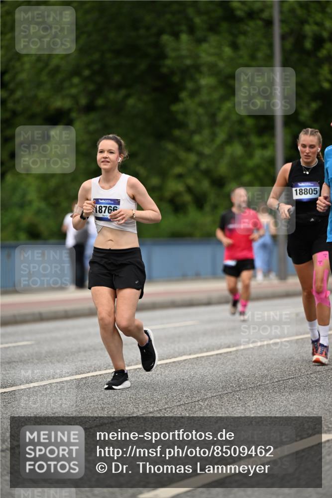 29.06.2025 - hella hamburg halbmarathon Dr. Thomas Lammeyer http://msf.ph/oto/8509462 29.06.2025 10:31:54 Kennedybrücke 1148, 1530, 1793, 2080, 2643, 4372, 5369, 5495, 5825, 5903, 7234, 7944, 7978, 8085, 8215, 8327, 9567 meine-sportfotos.de