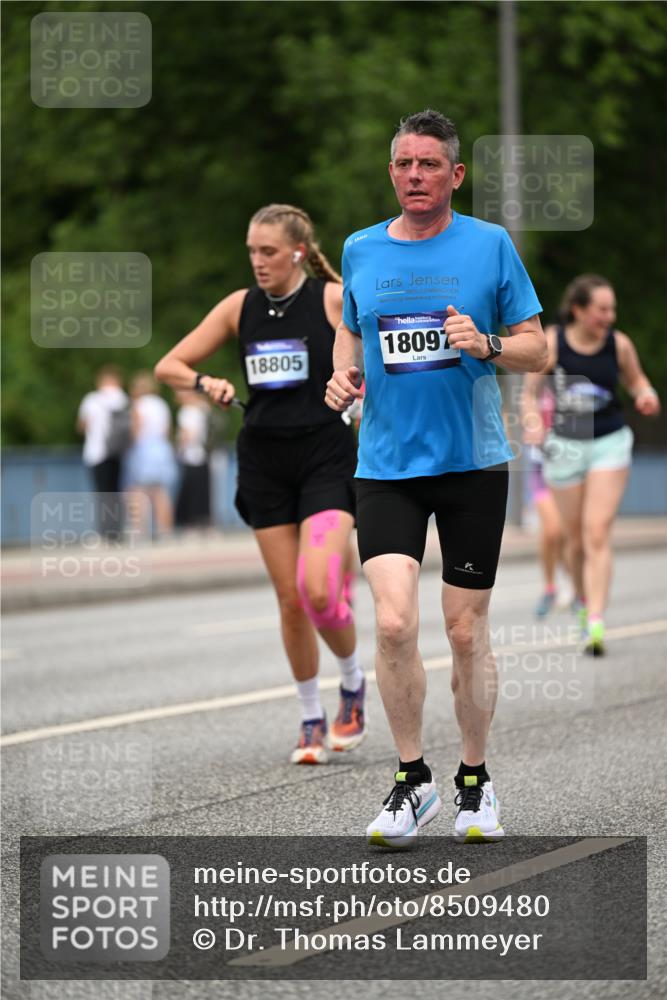 29.06.2025 - hella hamburg halbmarathon Dr. Thomas Lammeyer http://msf.ph/oto/8509480 29.06.2025 10:31:55 Kennedybrücke 1148, 1530, 1793, 2080, 2643, 4372, 5369, 5495, 5825, 5903, 7234, 7944, 7978, 8085, 8215, 8327, 9567 meine-sportfotos.de