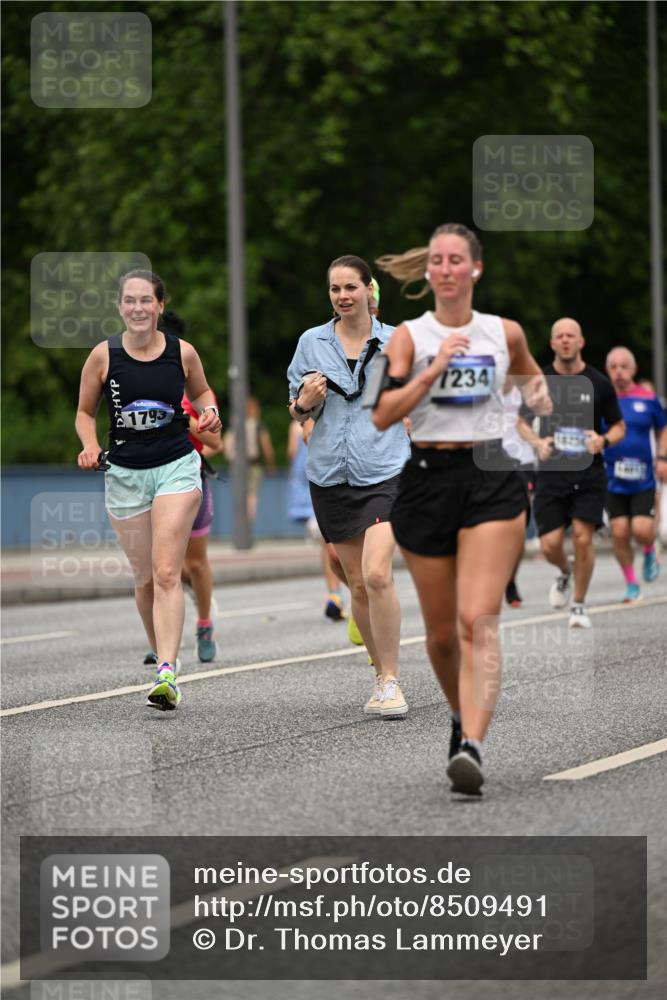 29.06.2025 - hella hamburg halbmarathon Dr. Thomas Lammeyer http://msf.ph/oto/8509491 29.06.2025 10:31:56 Kennedybrücke 1148, 1530, 1793, 2080, 4372, 5369, 5495, 5825, 5903, 7234, 7944, 7978, 8085, 8215, 8327, 9567 meine-sportfotos.de