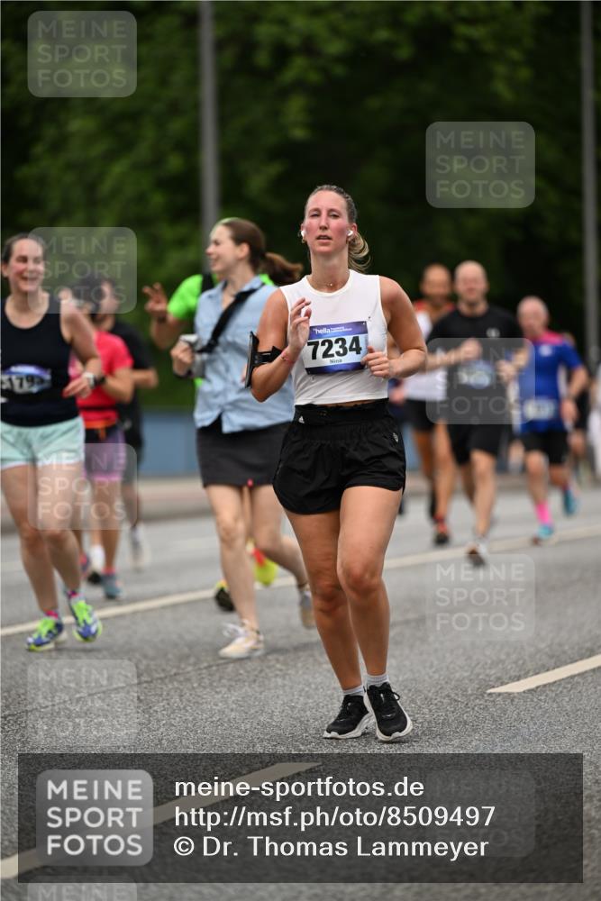 29.06.2025 - hella hamburg halbmarathon Dr. Thomas Lammeyer http://msf.ph/oto/8509497 29.06.2025 10:31:57 Kennedybrücke 1148, 1530, 1793, 2080, 4372, 5369, 5825, 5903, 7234, 7944, 8215, 8327, 9567 meine-sportfotos.de