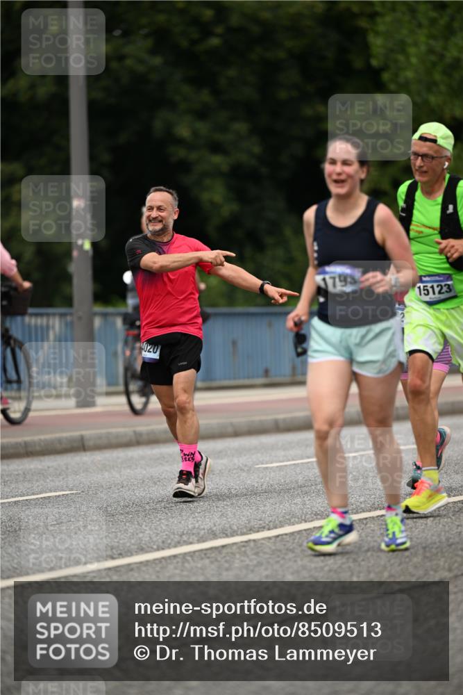 29.06.2025 - hella hamburg halbmarathon Dr. Thomas Lammeyer http://msf.ph/oto/8509513 29.06.2025 10:31:59 Kennedybrücke 1148, 1530, 1793, 2080, 4372, 5369, 5825, 5903, 7234, 7944, 8215, 8327, 9567 meine-sportfotos.de