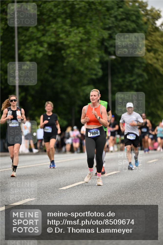 29.06.2025 - hella hamburg halbmarathon Dr. Thomas Lammeyer http://msf.ph/oto/8509674 29.06.2025 10:32:20 Kennedybrücke 1530, 5285, 5707, 5903, 5939, 6102, 7497, 7667, 7764, 7980, 9855, 10412, 10413 meine-sportfotos.de
