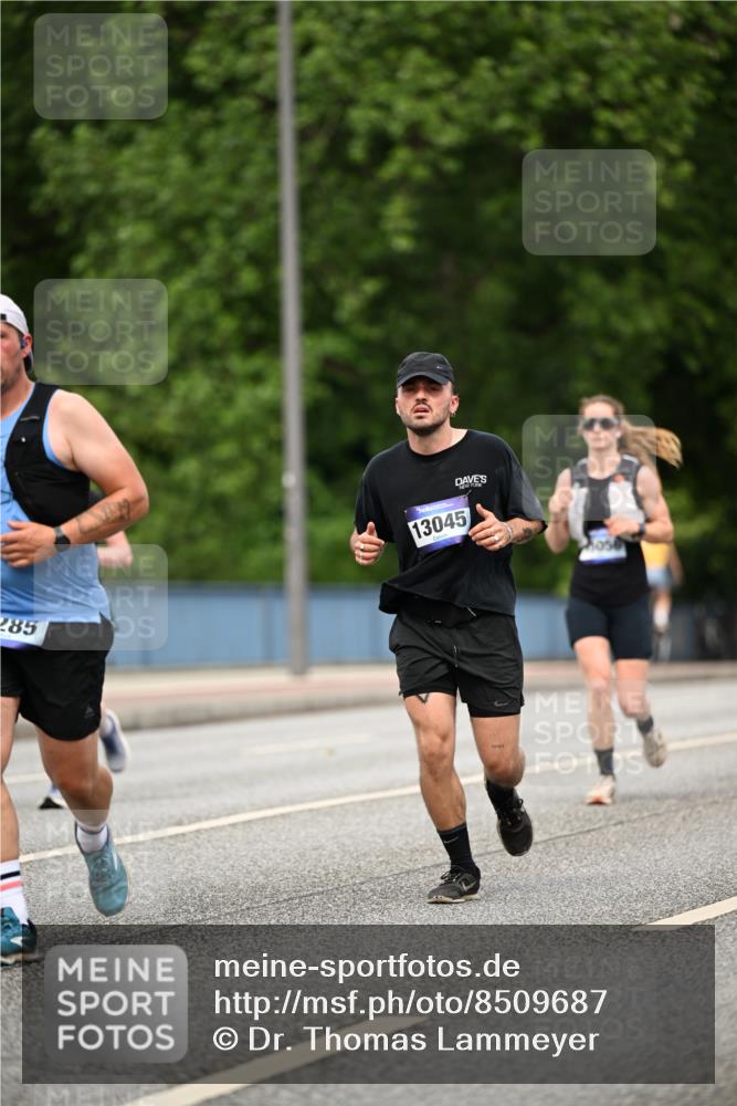 29.06.2025 - hella hamburg halbmarathon Dr. Thomas Lammeyer http://msf.ph/oto/8509687 29.06.2025 10:32:21 Kennedybrücke 1530, 5285, 5707, 5903, 5939, 6102, 7497, 7667, 7764, 7980, 9855, 10412, 10413 meine-sportfotos.de