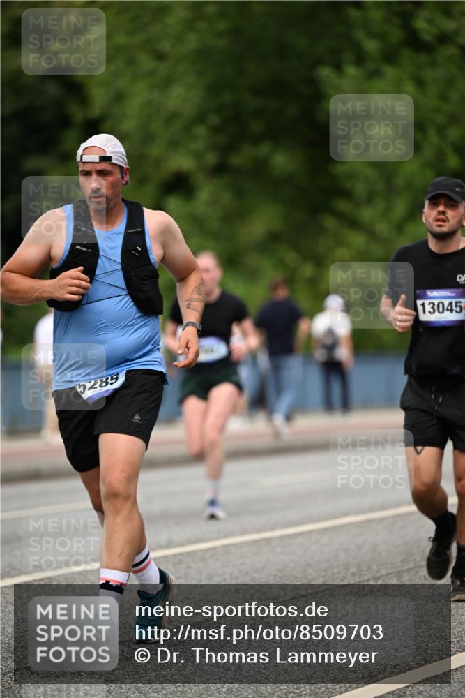 29.06.2025 - hella hamburg halbmarathon Dr. Thomas Lammeyer http://msf.ph/oto/8509703 29.06.2025 10:32:22 Kennedybrücke 1530, 5285, 5707, 5939, 6102, 7497, 7667, 7764, 7980, 9855, 10412, 10413 meine-sportfotos.de