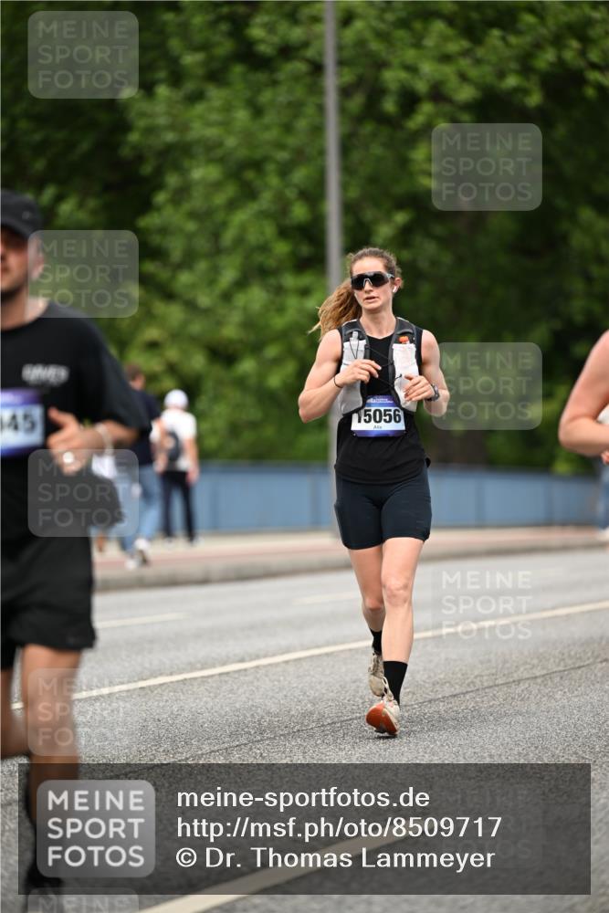 29.06.2025 - hella hamburg halbmarathon Dr. Thomas Lammeyer http://msf.ph/oto/8509717 29.06.2025 10:32:23 Kennedybrücke 5285, 5707, 5939, 6102, 7497, 7667, 7764, 7980, 9855, 10412, 10413 meine-sportfotos.de