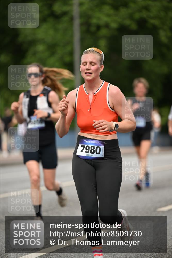 29.06.2025 - hella hamburg halbmarathon Dr. Thomas Lammeyer http://msf.ph/oto/8509730 29.06.2025 10:32:25 Kennedybrücke 4834, 5285, 5707, 5939, 6102, 6345, 7497, 7667, 7764, 7980, 9855, 10412, 10413 meine-sportfotos.de