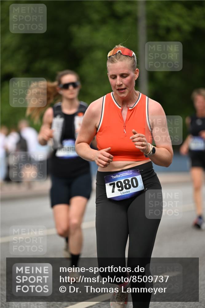 29.06.2025 - hella hamburg halbmarathon Dr. Thomas Lammeyer http://msf.ph/oto/8509737 29.06.2025 10:32:25 Kennedybrücke 4834, 5285, 5707, 5939, 6102, 6345, 7497, 7667, 7764, 7980, 9855, 10412, 10413 meine-sportfotos.de