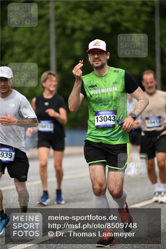 29.06.2025 - hella hamburg halbmarathon Dr. Thomas Lammeyer http://msf.ph/oto/8509748 29.06.2025 10:32:26 Kennedybrücke 4834, 5285, 5707, 5939, 6102, 6259, 6345, 7497, 7667, 7764, 7980, 9855, 10412, 10413 meine-sportfotos.de