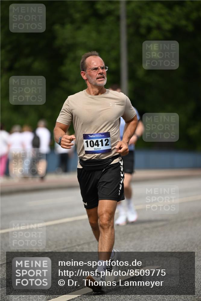 29.06.2025 - hella hamburg halbmarathon Dr. Thomas Lammeyer http://msf.ph/oto/8509775 29.06.2025 10:32:29 Kennedybrücke 4834, 5285, 5604, 5707, 5939, 6102, 6259, 6345, 7497, 7667, 7764, 7980, 9642, 9716, 9855, 10412, 10413 meine-sportfotos.de