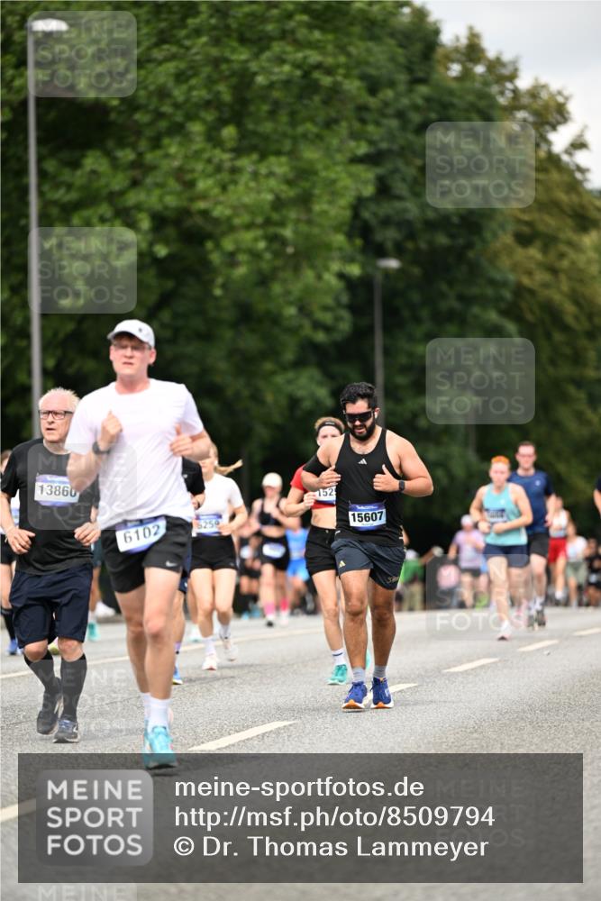 29.06.2025 - hella hamburg halbmarathon Dr. Thomas Lammeyer http://msf.ph/oto/8509794 29.06.2025 10:32:33 Kennedybrücke 4834, 5285, 5604, 5707, 5939, 6102, 6259, 6345, 7497, 7667, 7764, 7980, 9642, 9653, 9654, 9716, 9855, 10412, 10413 meine-sportfotos.de