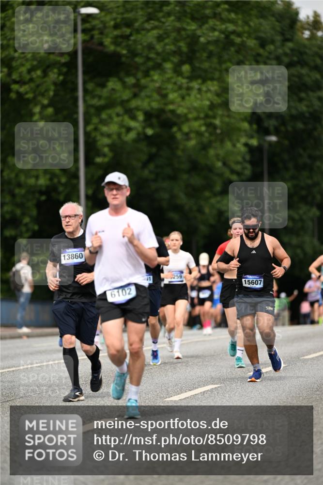 29.06.2025 - hella hamburg halbmarathon Dr. Thomas Lammeyer http://msf.ph/oto/8509798 29.06.2025 10:32:33 Kennedybrücke 4834, 5285, 5604, 5707, 5939, 6102, 6259, 6345, 7497, 7667, 7764, 7980, 9642, 9653, 9654, 9716, 9855, 10412, 10413 meine-sportfotos.de