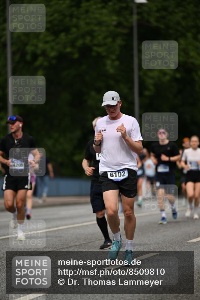 29.06.2025 - hella hamburg halbmarathon Dr. Thomas Lammeyer http://msf.ph/oto/8509810 29.06.2025 10:32:34 Kennedybrücke 4834, 5285, 5604, 5707, 5939, 6102, 6259, 6345, 7497, 7667, 7764, 7980, 9642, 9653, 9654, 9716, 9855, 10412, 10413 meine-sportfotos.de