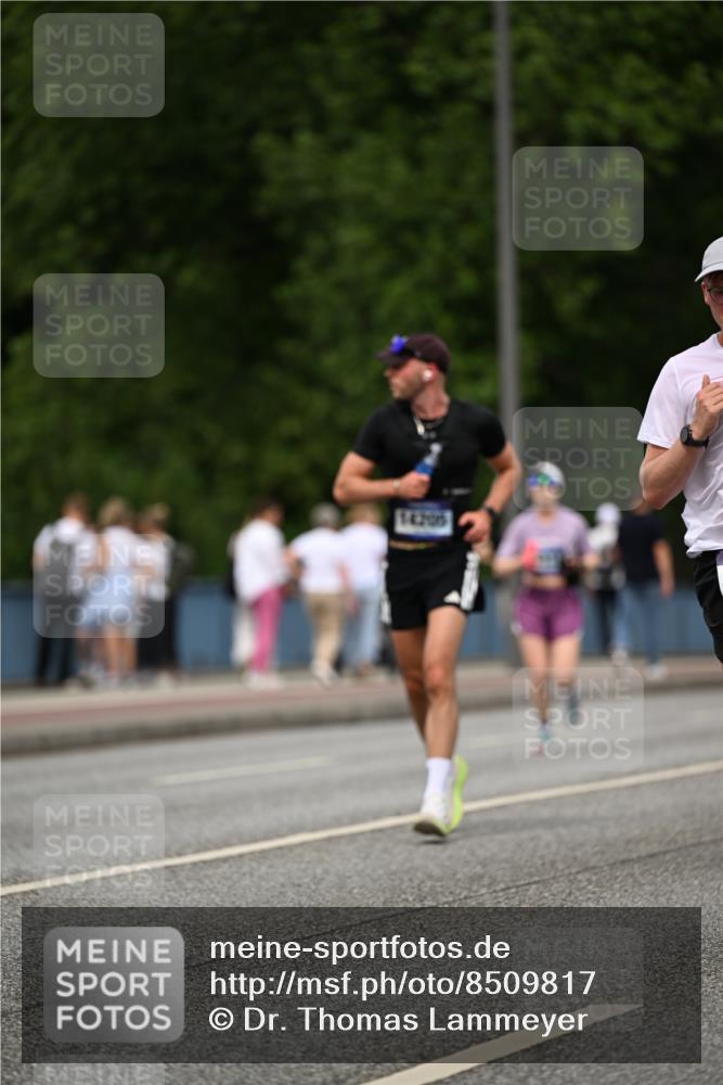 29.06.2025 - hella hamburg halbmarathon Dr. Thomas Lammeyer http://msf.ph/oto/8509817 29.06.2025 10:32:34 Kennedybrücke 4834, 5285, 5604, 5707, 5939, 6102, 6259, 6345, 7497, 7667, 7764, 7980, 9642, 9653, 9654, 9716, 9855, 10412, 10413 meine-sportfotos.de