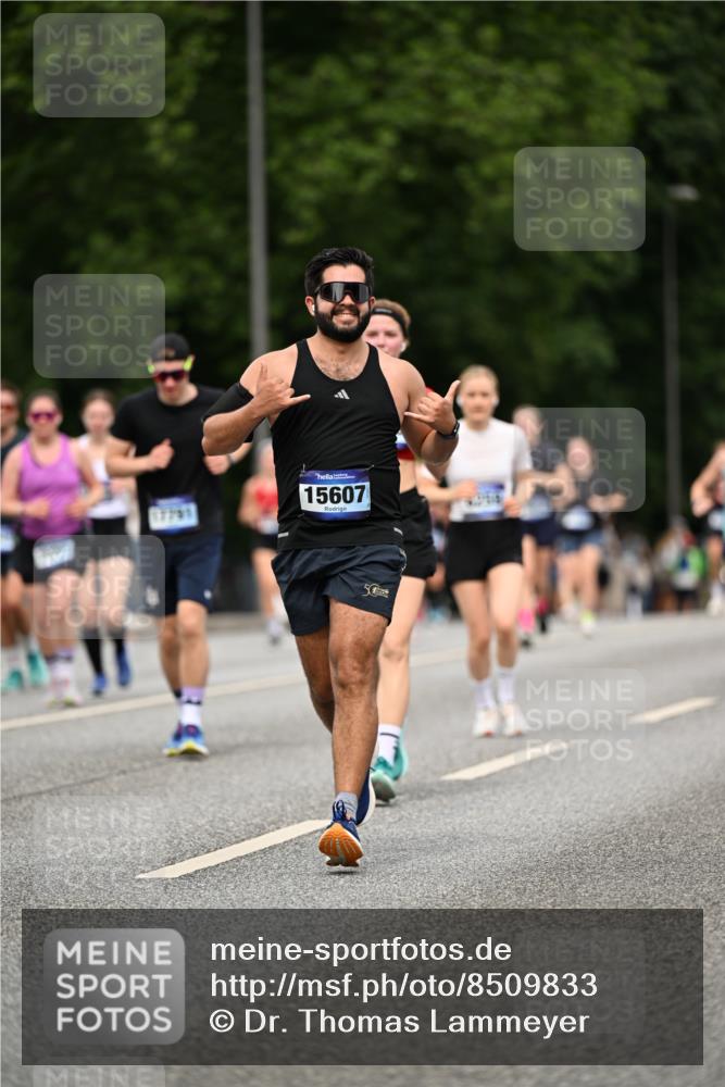 29.06.2025 - hella hamburg halbmarathon Dr. Thomas Lammeyer http://msf.ph/oto/8509833 29.06.2025 10:32:36 Kennedybrücke 2688, 4834, 5285, 5604, 5939, 6102, 6259, 6345, 7497, 7667, 7980, 9642, 9653, 9654, 9716, 10412, 10413 meine-sportfotos.de
