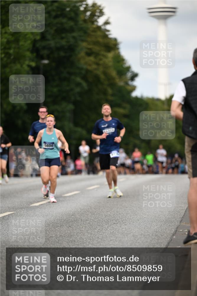 29.06.2025 - hella hamburg halbmarathon Dr. Thomas Lammeyer http://msf.ph/oto/8509859 29.06.2025 10:32:38 Kennedybrücke 2688, 4834, 5604, 5939, 6102, 6259, 6345, 7169, 7497, 7667, 9642, 9653, 9654, 9716, 10412, 10413 meine-sportfotos.de