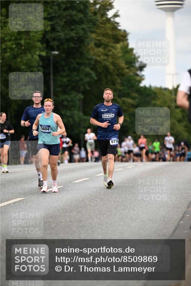 29.06.2025 - hella hamburg halbmarathon Dr. Thomas Lammeyer http://msf.ph/oto/8509869 29.06.2025 10:32:39 Kennedybrücke 2688, 3731, 4834, 5604, 5939, 6102, 6259, 6345, 7169, 7497, 9642, 9653, 9654, 9716, 10412, 10413 meine-sportfotos.de