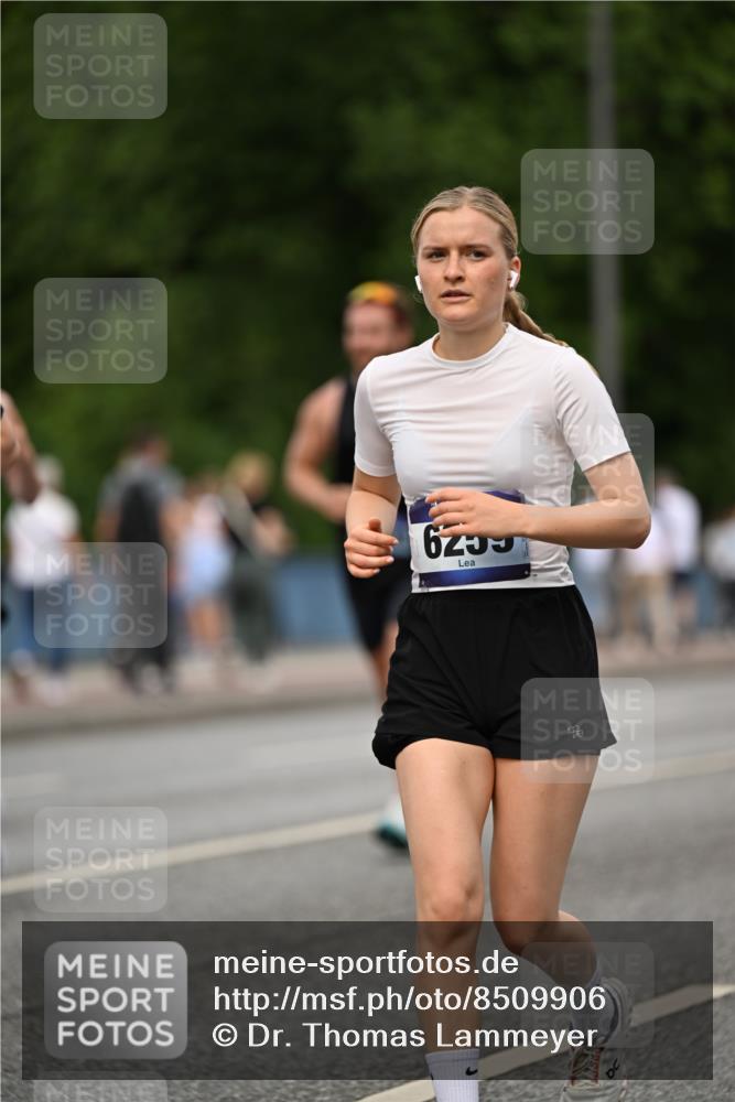 29.06.2025 - hella hamburg halbmarathon Dr. Thomas Lammeyer http://msf.ph/oto/8509906 29.06.2025 10:32:43 Kennedybrücke 2688, 3731, 4161, 4834, 5604, 6102, 6259, 6345, 7169, 7497, 9642, 9653, 9654, 9716 meine-sportfotos.de