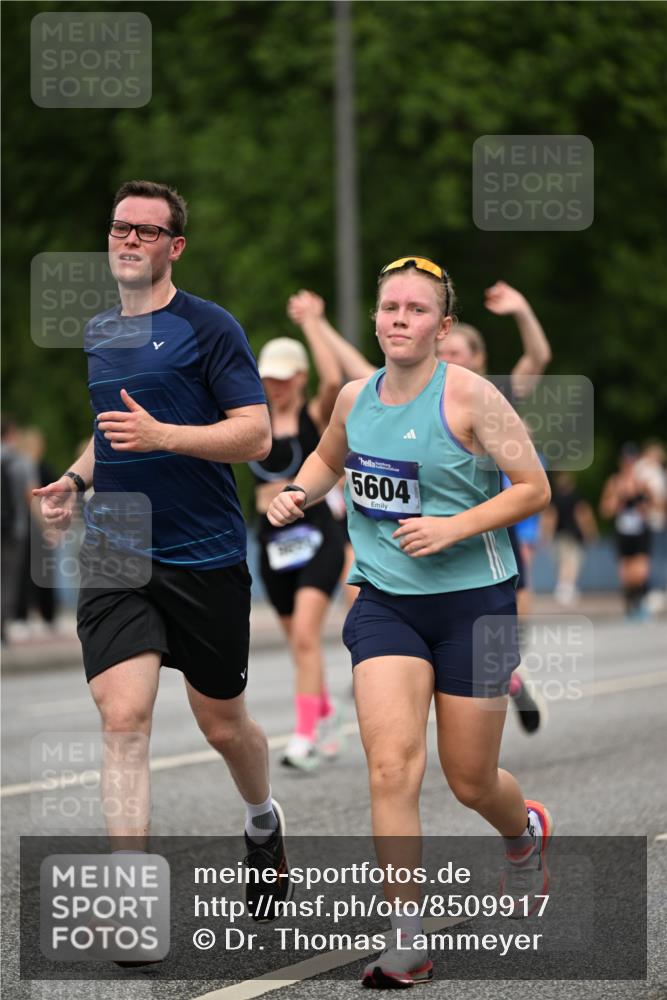 29.06.2025 - hella hamburg halbmarathon Dr. Thomas Lammeyer http://msf.ph/oto/8509917 29.06.2025 10:32:45 Kennedybrücke 2688, 3731, 4161, 4834, 5604, 5718, 6102, 6259, 6345, 7169, 7497, 8056, 9642, 9653, 9654, 9716 meine-sportfotos.de