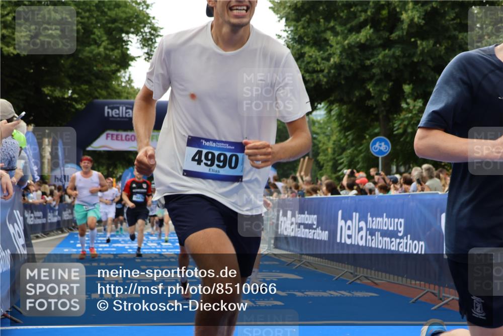 29.06.2025 - hella hamburg halbmarathon Strokosch-Dieckow http://msf.ph/oto/8510066 29.06.2025 11:16:38 Ziel 1161, 2017, 3622, 3648, 4578, 4990, 5002, 5004, 7358, 9856, 10460, 10926, 11020, 11537, 12553, 12659, 14552, 15442, 15513, 16030, 16479, 16576, 16817, 16856, 19027 meine-sportfotos.de