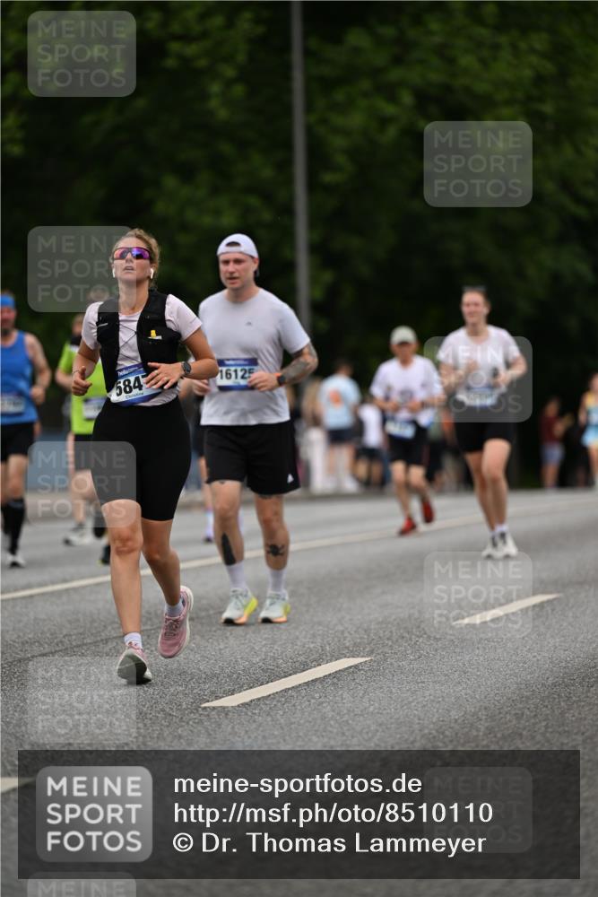 29.06.2025 - hella hamburg halbmarathon Dr. Thomas Lammeyer http://msf.ph/oto/8510110 29.06.2025 10:33:11 Kennedybrücke 1557, 2010, 3179, 3445, 3717, 4161, 4349, 4373, 5167, 5718, 5847, 6632, 8056, 9714, 10198, 10434, 10808, 11249 meine-sportfotos.de