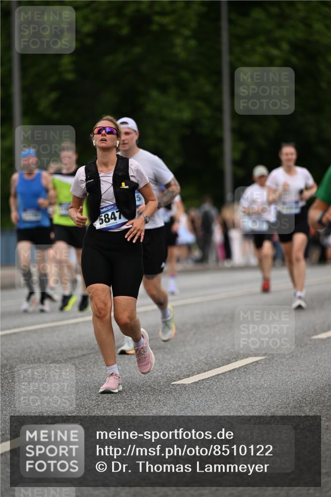 29.06.2025 - hella hamburg halbmarathon Dr. Thomas Lammeyer http://msf.ph/oto/8510122 29.06.2025 10:33:12 Kennedybrücke 1557, 2010, 3179, 3445, 3717, 4161, 4349, 4373, 5167, 5718, 5847, 6632, 8056, 9714, 10198, 10434, 10808, 11249 meine-sportfotos.de