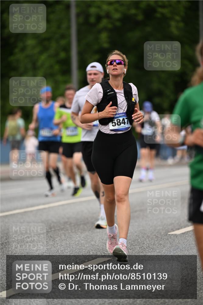 29.06.2025 - hella hamburg halbmarathon Dr. Thomas Lammeyer http://msf.ph/oto/8510139 29.06.2025 10:33:13 Kennedybrücke 1557, 2010, 3179, 3445, 3717, 4349, 4373, 5167, 5718, 5847, 6285, 6632, 7832, 8056, 9714, 10198, 10434, 10808, 11249 meine-sportfotos.de