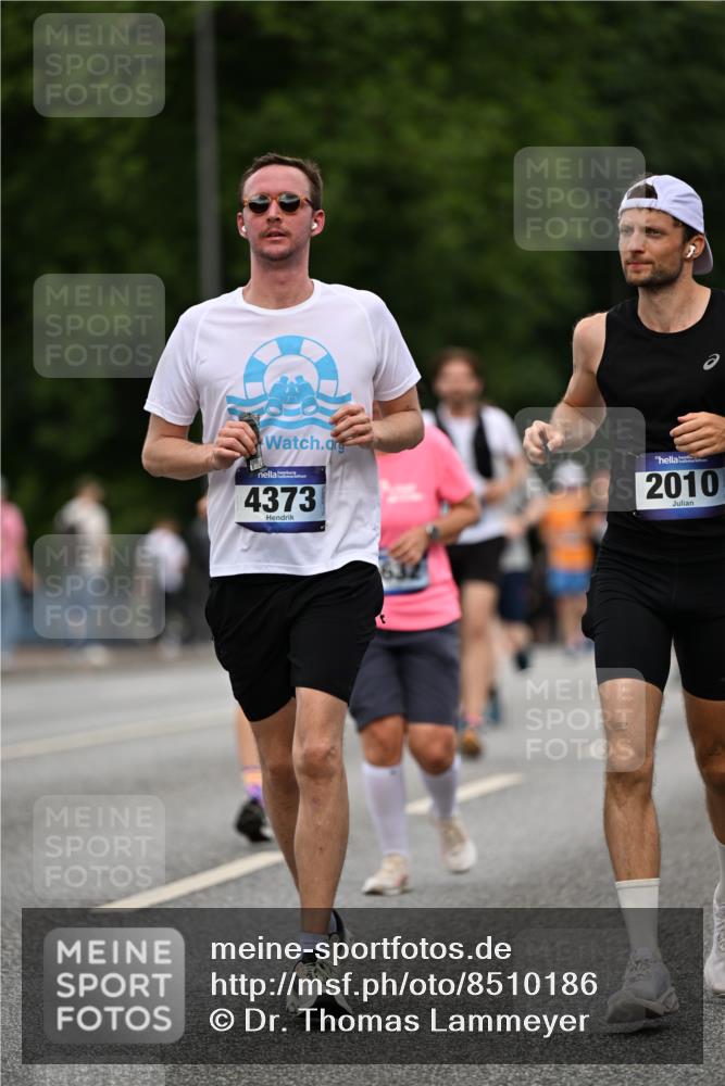 29.06.2025 - hella hamburg halbmarathon Dr. Thomas Lammeyer http://msf.ph/oto/8510186 29.06.2025 10:33:18 Kennedybrücke 1518, 1557, 2010, 3179, 3445, 3717, 4349, 4362, 4373, 4395, 5167, 5847, 6285, 6632, 7832, 9714, 10198, 11249, 11269 meine-sportfotos.de