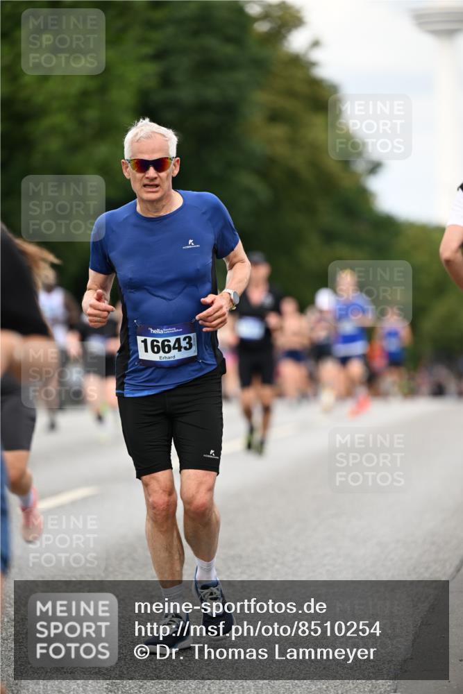 29.06.2025 - hella hamburg halbmarathon Dr. Thomas Lammeyer http://msf.ph/oto/8510254 29.06.2025 10:33:24 Kennedybrücke 1518, 1557, 2010, 3179, 3311, 3445, 3717, 4349, 4362, 4373, 4395, 5167, 5847, 6285, 6632, 7832, 8560, 9714, 10198, 11249, 11269 meine-sportfotos.de