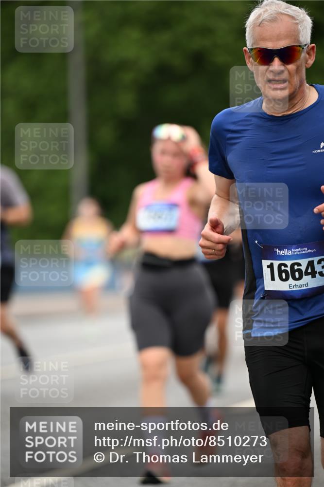 29.06.2025 - hella hamburg halbmarathon Dr. Thomas Lammeyer http://msf.ph/oto/8510273 29.06.2025 10:33:26 Kennedybrücke 1518, 1557, 1694, 2010, 3179, 3311, 3445, 3717, 4349, 4362, 4373, 4395, 5167, 5250, 5847, 6285, 6632, 7832, 8560, 9714, 10068, 10198, 11249, 11269, 11376 meine-sportfotos.de