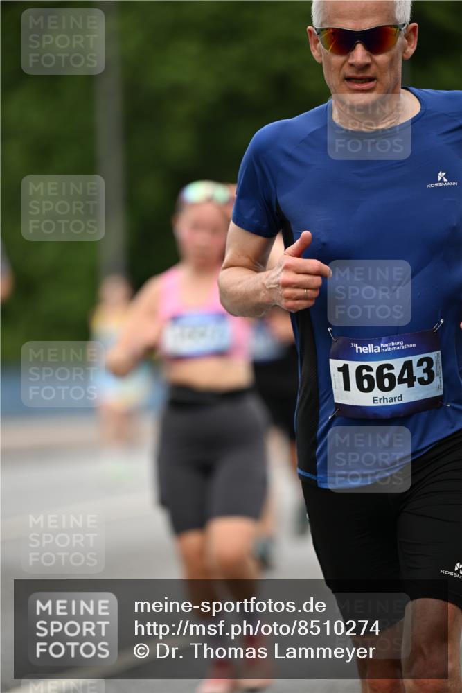 29.06.2025 - hella hamburg halbmarathon Dr. Thomas Lammeyer http://msf.ph/oto/8510274 29.06.2025 10:33:26 Kennedybrücke 1518, 1557, 1694, 2010, 3179, 3311, 3445, 3717, 4349, 4362, 4373, 4395, 5167, 5250, 5847, 6285, 6632, 7832, 8560, 9714, 10068, 10198, 11249, 11269, 11376 meine-sportfotos.de