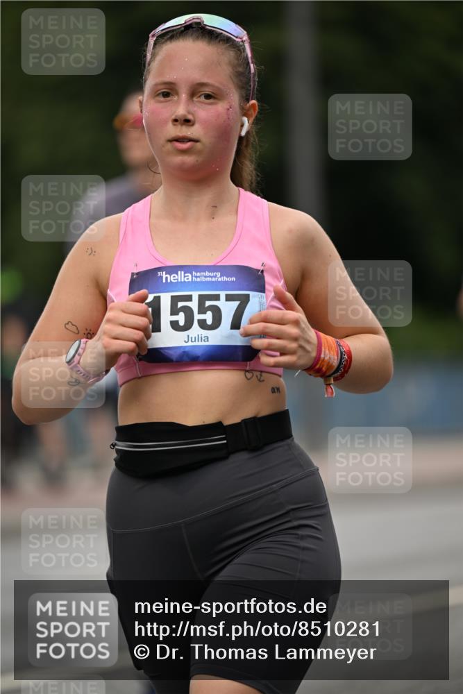 29.06.2025 - hella hamburg halbmarathon Dr. Thomas Lammeyer http://msf.ph/oto/8510281 29.06.2025 10:33:28 Kennedybrücke 1518, 1557, 1694, 2010, 2699, 3179, 3311, 3445, 3717, 4349, 4362, 4373, 4395, 5167, 5249, 5250, 5847, 6285, 6632, 7832, 8560, 9714, 10068, 10198, 11249, 11269, 11376 meine-sportfotos.de