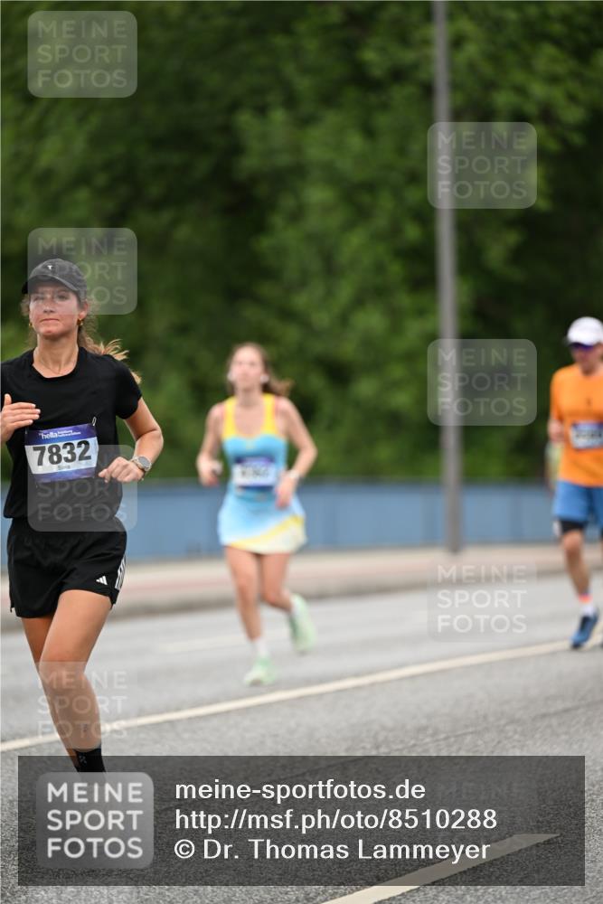 29.06.2025 - hella hamburg halbmarathon Dr. Thomas Lammeyer http://msf.ph/oto/8510288 29.06.2025 10:33:29 Kennedybrücke 1518, 1557, 1694, 2010, 2699, 3179, 3311, 3445, 3717, 4349, 4362, 4373, 4395, 4700, 5167, 5249, 5250, 6285, 6632, 7832, 8560, 9714, 10068, 10198, 11249, 11269, 11376 meine-sportfotos.de