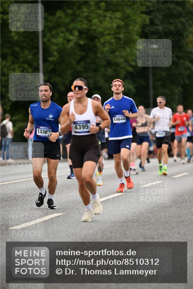 29.06.2025 - hella hamburg halbmarathon Dr. Thomas Lammeyer http://msf.ph/oto/8510312 29.06.2025 10:33:32 Kennedybrücke 1518, 1557, 1694, 2699, 3179, 3311, 3445, 3717, 4349, 4362, 4373, 4395, 4700, 5167, 5249, 5250, 6285, 6632, 7832, 8560, 9714, 10068, 10198, 11249, 11269, 11376 meine-sportfotos.de