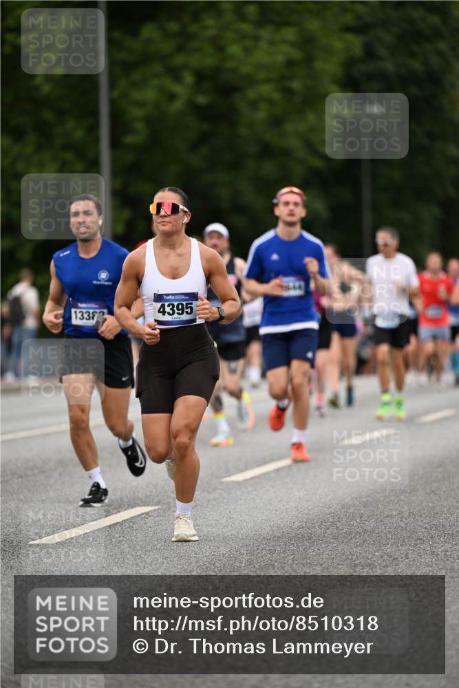 29.06.2025 - hella hamburg halbmarathon Dr. Thomas Lammeyer http://msf.ph/oto/8510318 29.06.2025 10:33:32 Kennedybrücke 1518, 1557, 1694, 2699, 3179, 3311, 3445, 3717, 4349, 4362, 4373, 4395, 4700, 5167, 5249, 5250, 6285, 6632, 7832, 8560, 9714, 10068, 10198, 11249, 11269, 11376 meine-sportfotos.de