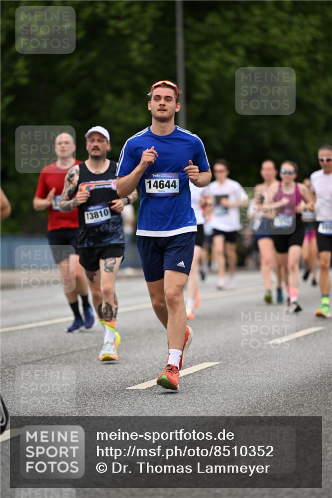 29.06.2025 - hella hamburg halbmarathon Dr. Thomas Lammeyer http://msf.ph/oto/8510352 29.06.2025 10:33:35 Kennedybrücke 1518, 1557, 1694, 1869, 2699, 3311, 3445, 4349, 4362, 4395, 4700, 5063, 5249, 5250, 6285, 7832, 8388, 8560, 9714, 10068, 10198, 11269, 11376 meine-sportfotos.de