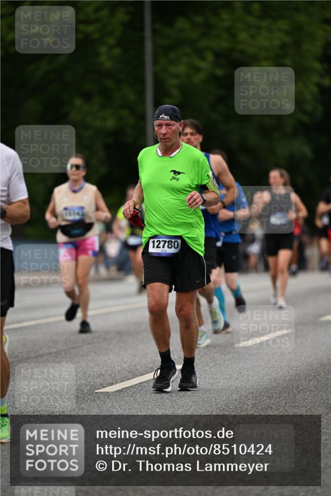 29.06.2025 - hella hamburg halbmarathon Dr. Thomas Lammeyer http://msf.ph/oto/8510424 29.06.2025 10:33:41 Kennedybrücke 1518, 1694, 1869, 2699, 3311, 4362, 4395, 4700, 4982, 5063, 5249, 5250, 5322, 6285, 7832, 8388, 8560, 10068, 10162, 11269, 11376 meine-sportfotos.de