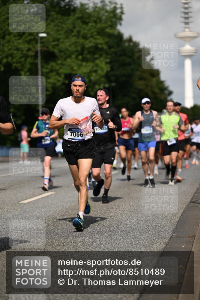 29.06.2025 - hella hamburg halbmarathon Dr. Thomas Lammeyer http://msf.ph/oto/8510489 29.06.2025 09:59:32 Kennedybrücke 1143, 1151, 1200, 1216, 1461, 1630, 1689, 1706, 2260, 3060, 3213, 3399, 3654, 3692, 3945, 4033, 4088, 4127, 4324, 4345, 4346, 4601, 4938, 5421, 5708, 6009, 6134, 6481, 6994, 7056, 7100, 7224, 7269, 7312, 7332, 7367, 7657, 8139, 8205, 8216, 8234, 8302, 8390, 8821, 8899, 8955, 8977, 9491, 9551, 9934, 10263, 10596, 10811, 11356 meine-sportfotos.de